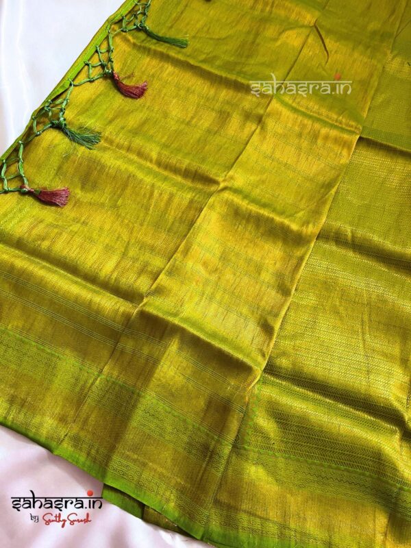 Mehendi Green Semi Soft Silk Saree (Kubera)-SMG125
