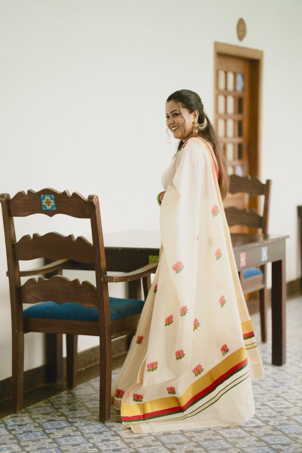Kerala Kasavu Saree with lotus print -(lotus12) - Image 5