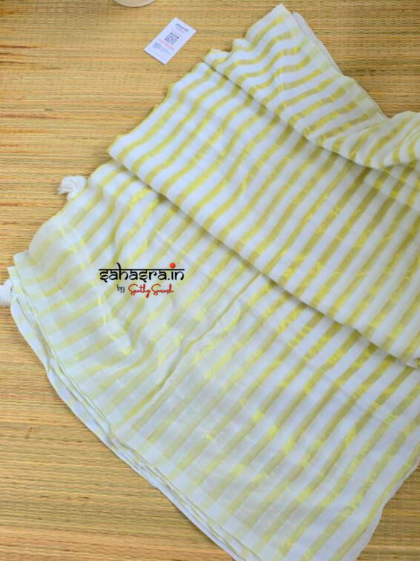120 Count Mul Cotton Saree 'Golden lines - (Mul05) - Image 3